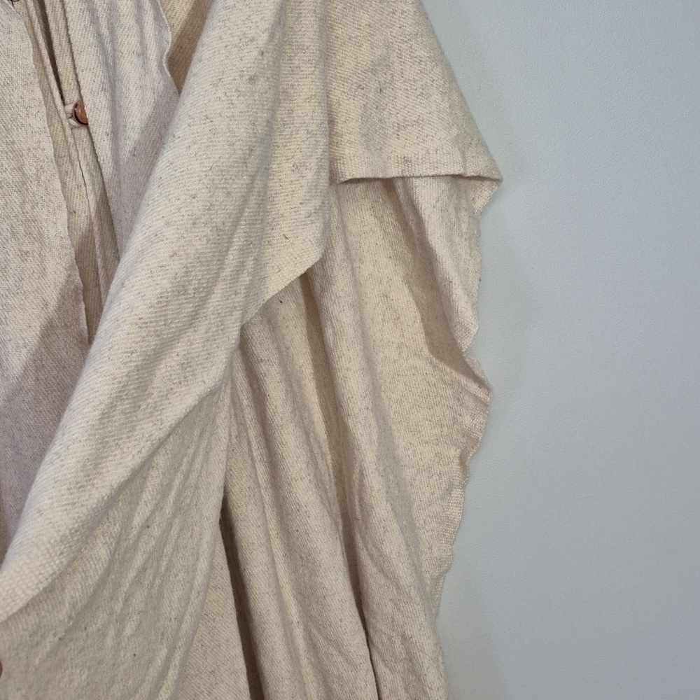 Vintage Cream Aztec Print Wool Fringe Poncho Cape One Size Festival Boho Western - Picture 10 of 10